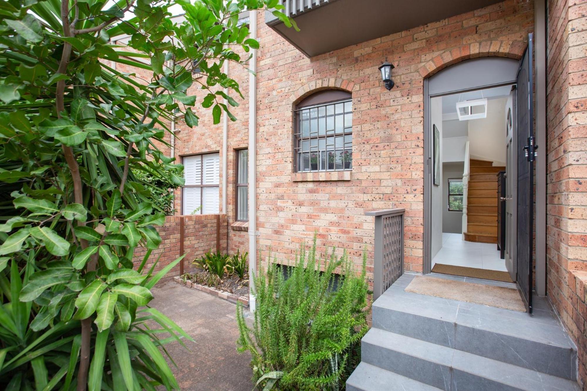 Spacious 3-Bed Townhouse In Stylish Balmain Sydney Exterior foto